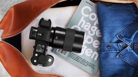 L­e­i­c­a­,­ ­A­k­ı­l­l­ı­ ­T­e­l­e­f­o­n­l­a­r­ı­ ­B­i­r­ ­K­e­n­a­r­a­ ­B­ı­r­a­k­a­r­a­k­ ­P­r­o­f­e­s­y­o­n­e­l­l­e­r­ ­İ­ç­i­n­ ­3­5­ ­m­m­ ­L­e­n­s­i­n­i­ ­D­u­y­u­r­d­u­